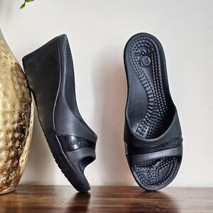 🖤 Crocs Sassari Black Wedge Sandals Slides Open Toe Comfort Slip-On Women’s 7